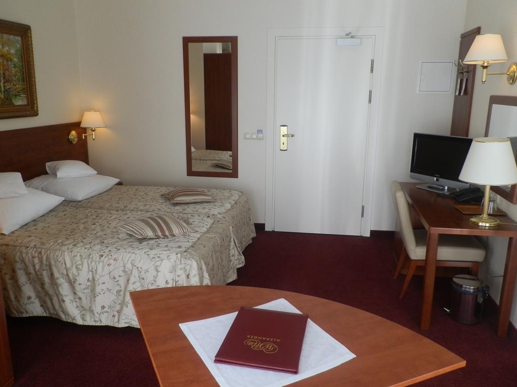 Willa Alexander Resort & Spa - Caloroczny Kryty Basen Мельно Номер фото