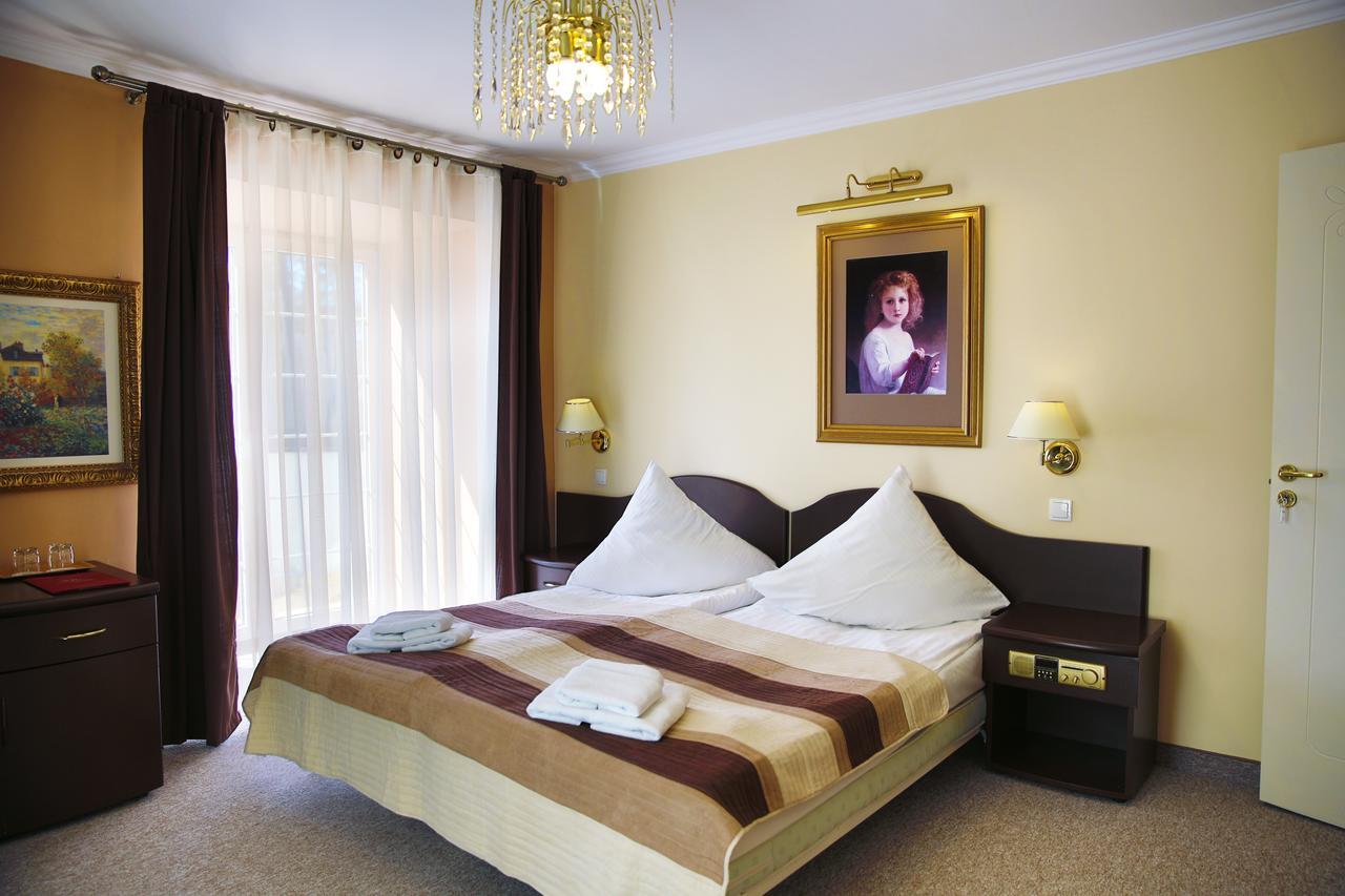 Willa Alexander Resort & Spa - Caloroczny Kryty Basen Мельно Экстерьер фото