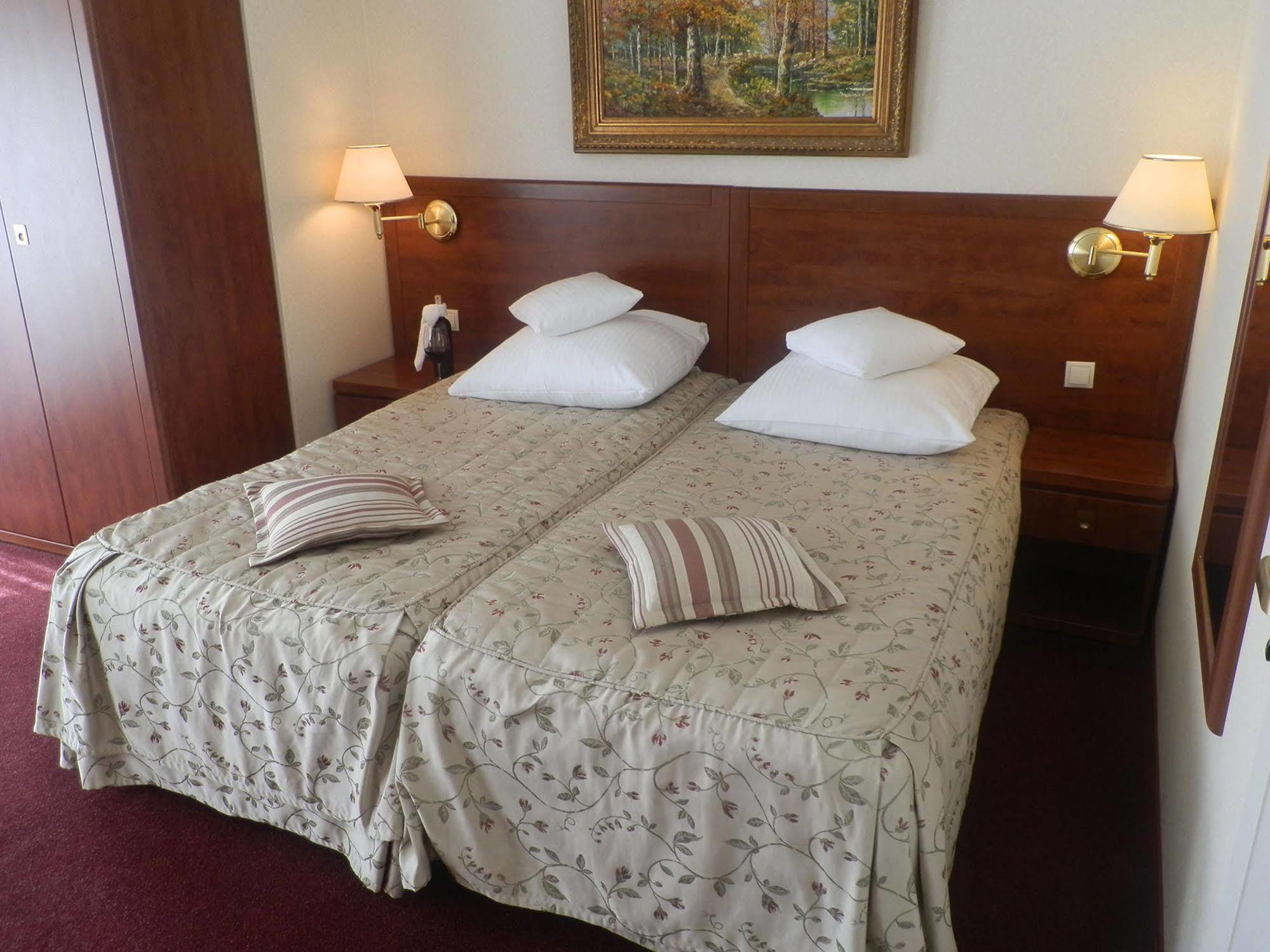 Willa Alexander Resort & Spa - Caloroczny Kryty Basen Мельно Экстерьер фото