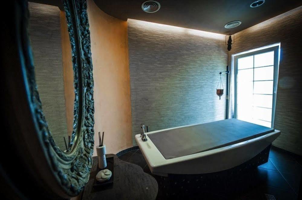 Willa Alexander Resort & Spa - Caloroczny Kryty Basen Мельно Экстерьер фото