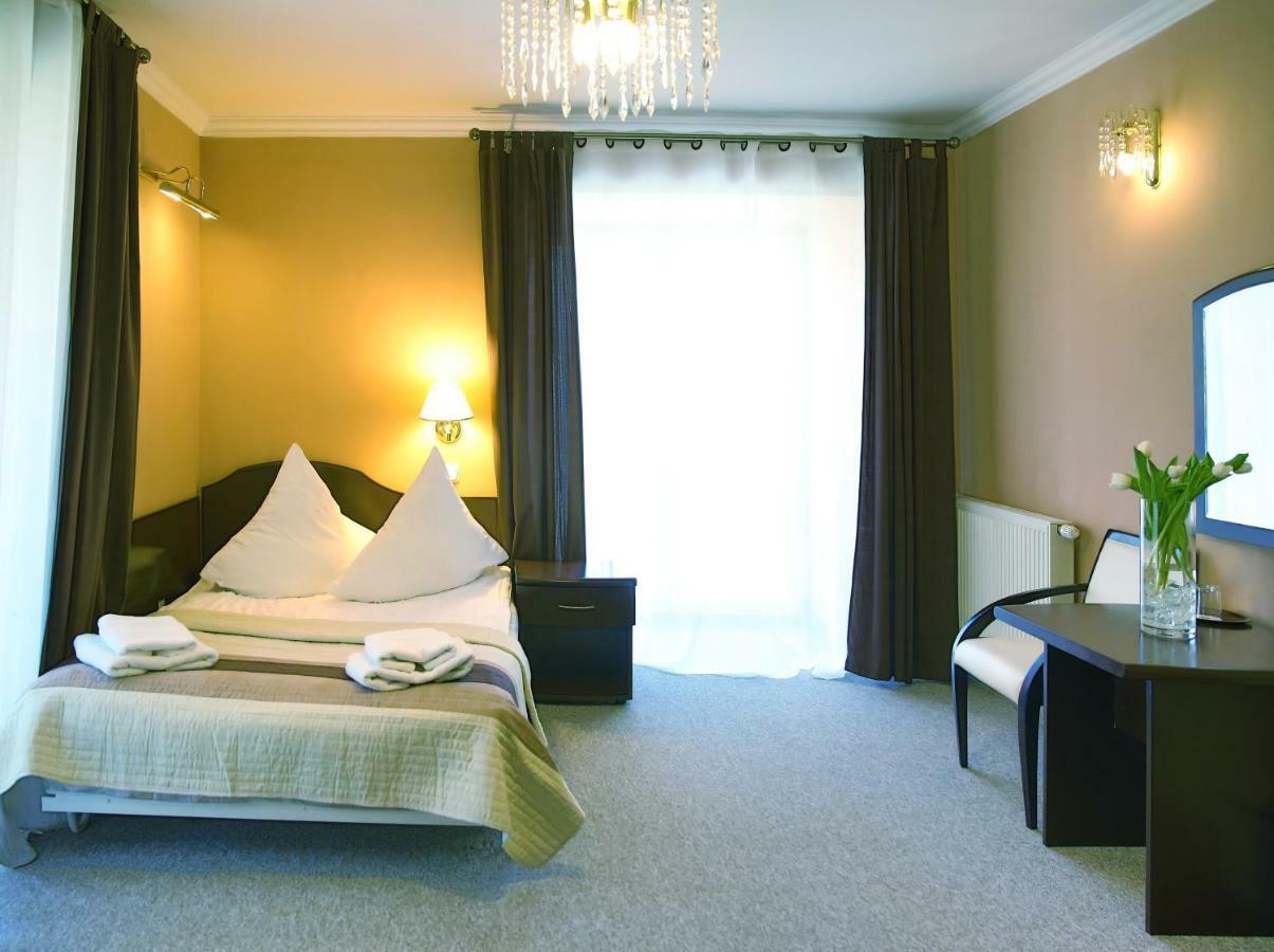 Willa Alexander Resort & Spa - Caloroczny Kryty Basen Мельно Экстерьер фото